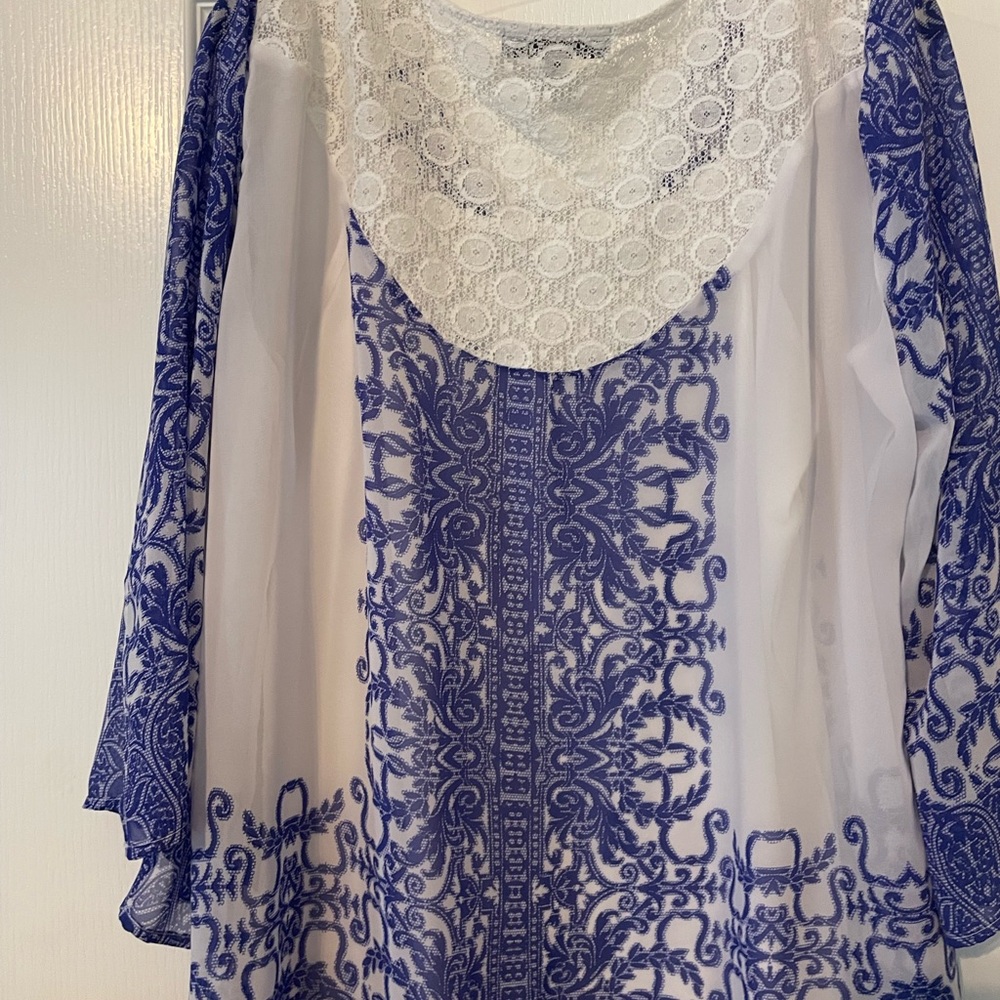 FIGUEROA & FLOWER XL Blue and White Boho Blouse with Relaxed Fit - Picture 7 of 9